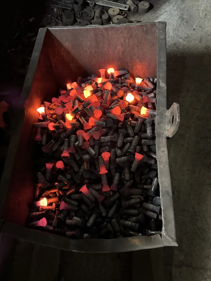 excavator undercarriage parts PC200 PC120 PC300 E320 E313 E336 E325 excavator rubber track pad undercarriage