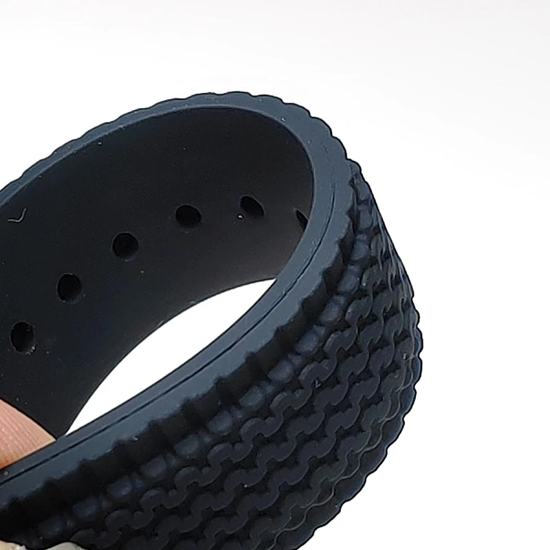 cheap classic model good quality thick 18 20 22 24mm tire tread rubber silicone watch band watch strap