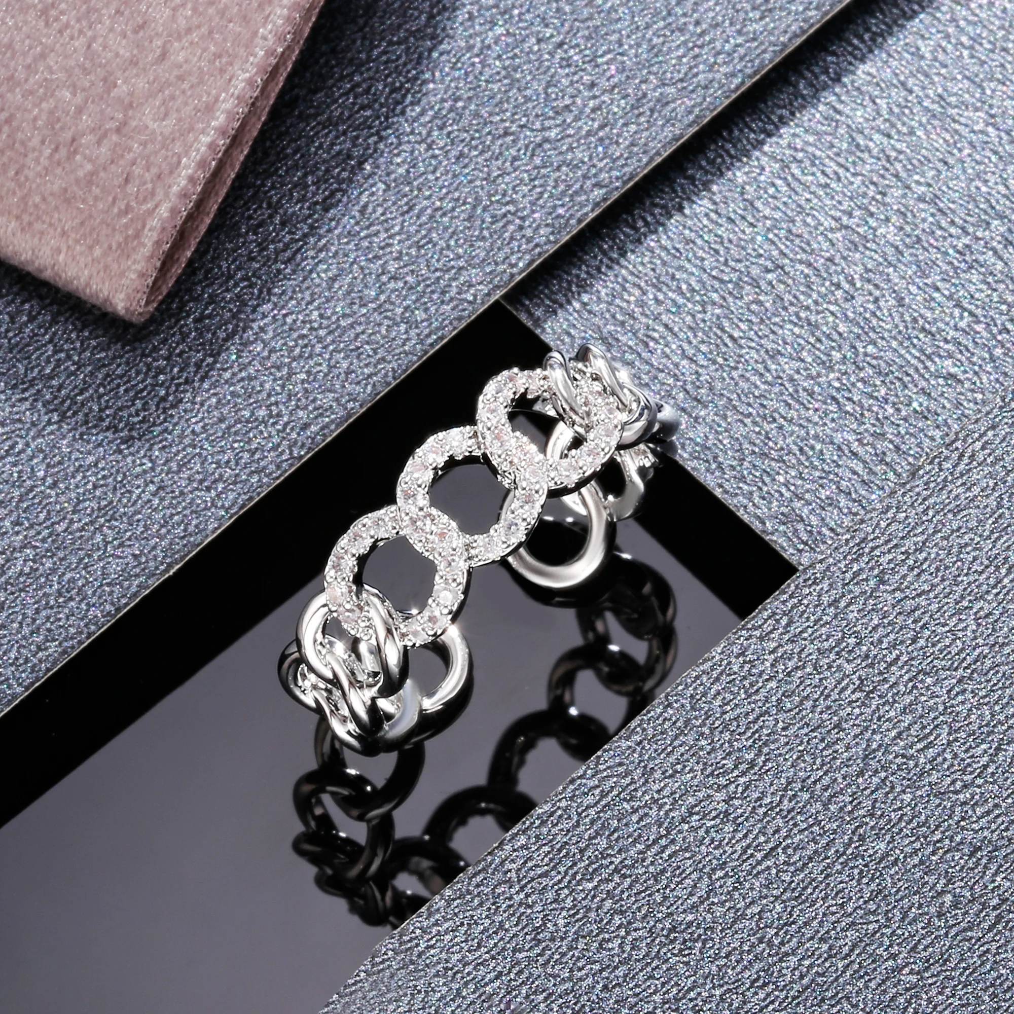 Designer Type 2021 Trendy Gold Plated Hollow Heart Diamond RIng Jewelry Women Wholesale