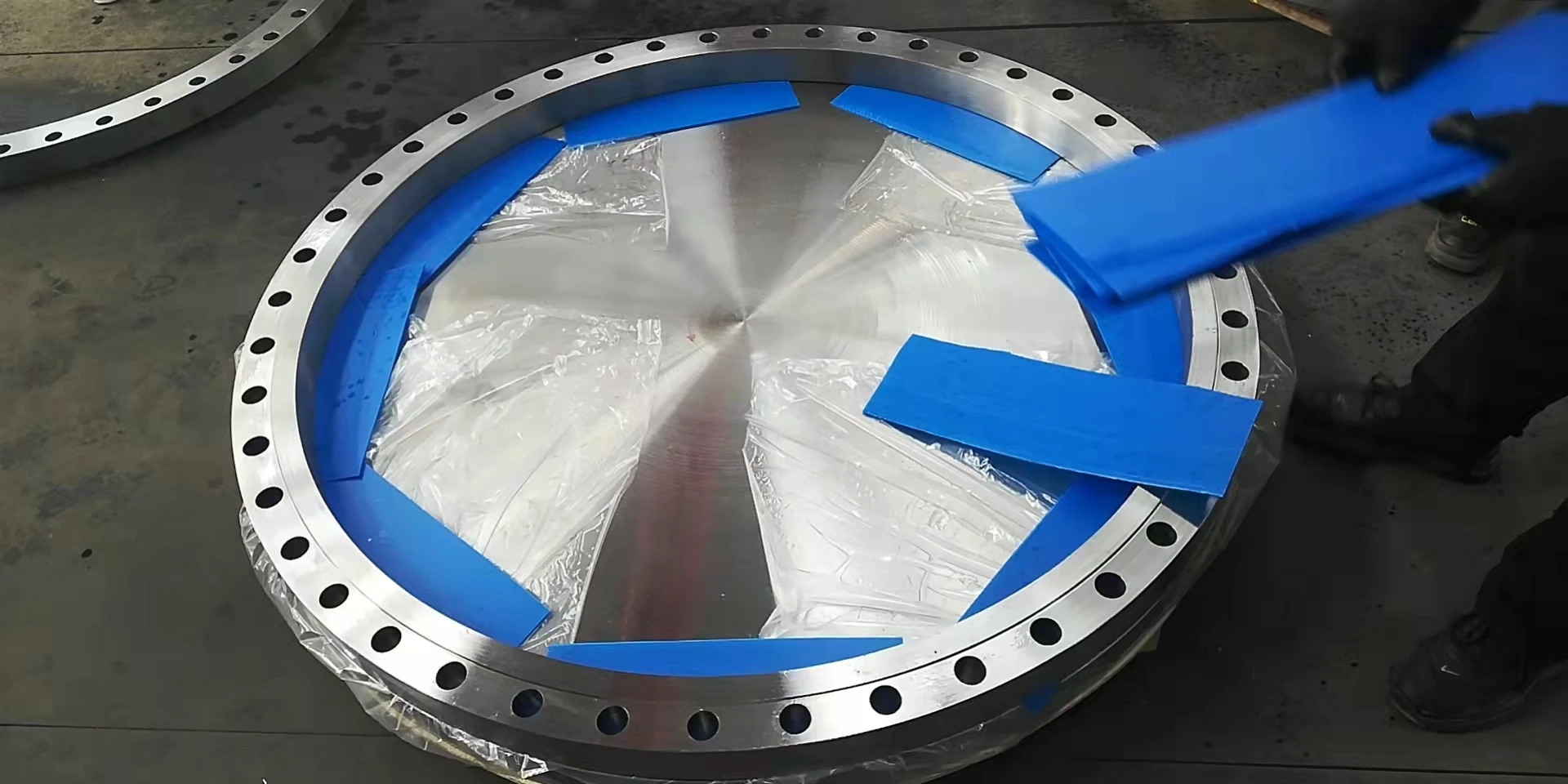 huayang high quality mss sp44 plumbing pipes and flange and fittings 300 lb fast delivery