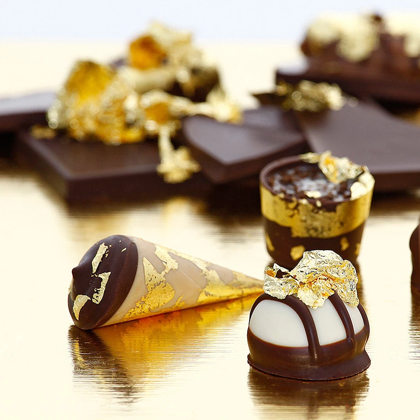 24k edible gold leaf 9.33*9.33cm edible gold leaf sheets for cake decoration food decoration