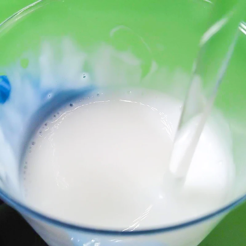 Silicone emulsion em2124 cost-effective silicone oil non-ionic polydimethylsiloxane emulsion with an active content of 35%