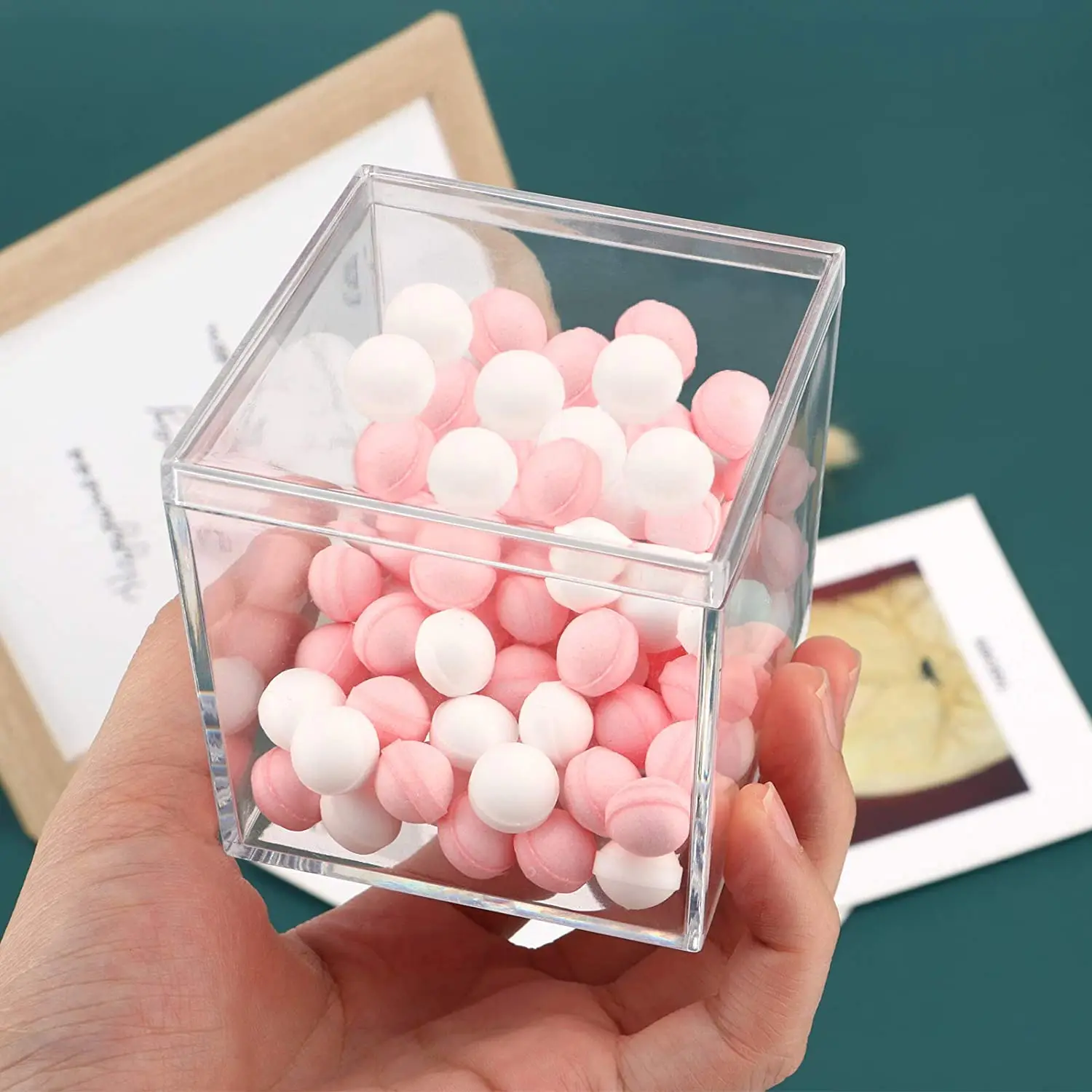 Clear Acrylic Plastic Square Cube with lid 2x2x2 Inch (5.5cm) Small Clear Plastic Storage Boxes Acrylic Cubes for Storage