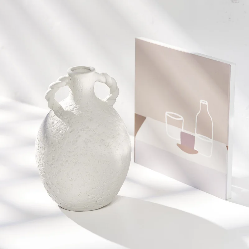 Hot Selling Nordic Vase Home Decoration White Flower Vase Small Ceramic Bud Vase