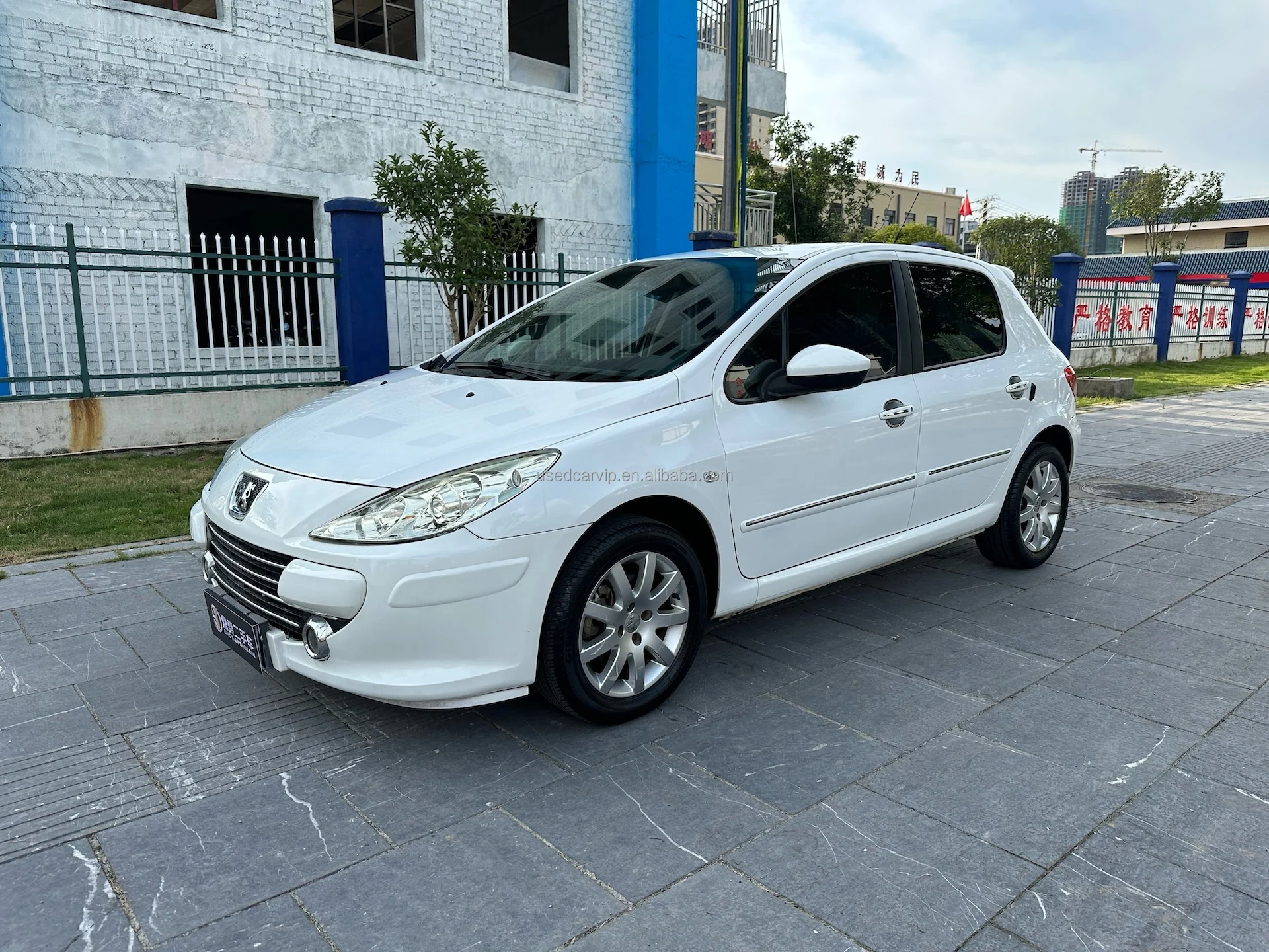 2013 408 седан Подержанный 2 0 т автомобиль на бензине/газе R19 алюминий 50000 км правая низкая цена продажа Китай