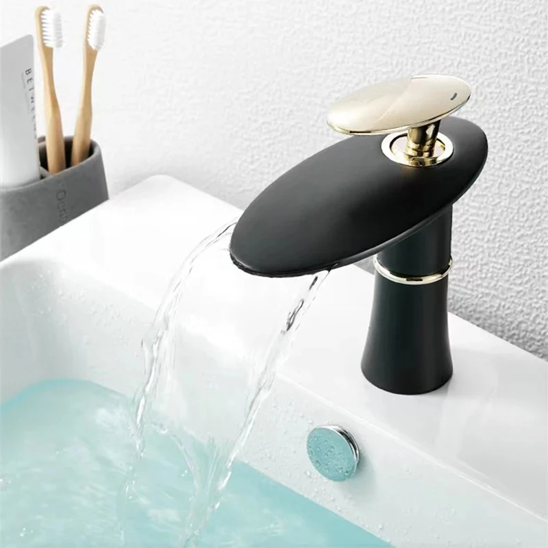 Washbasin Faucet Deck Mounted Single Handle Hot and Cold Bathroom Water Tap Mixer Lavatory Basin Faucet for Hotel