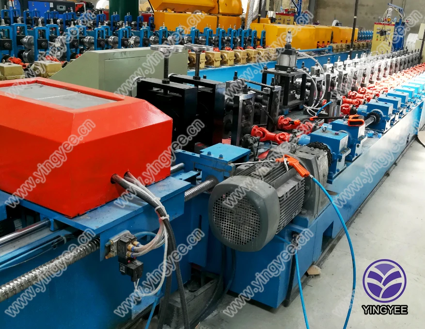 Automatic 55 mm PU roller shutter door roll forming machine with long service life