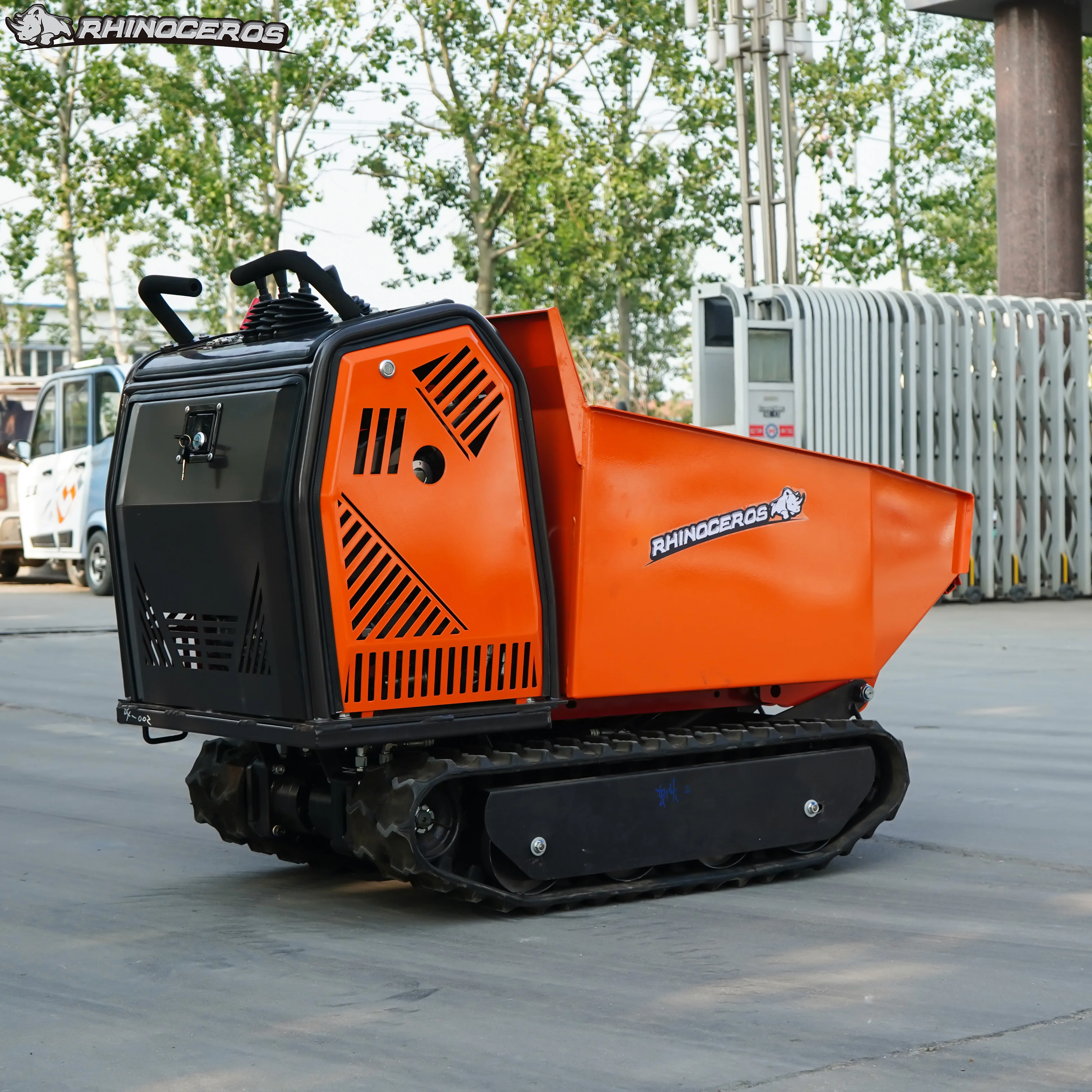 Most popular 9hp gasoline engine hydraulic tipping 500kg mini dumper truck/mini crawler dumper for construction site