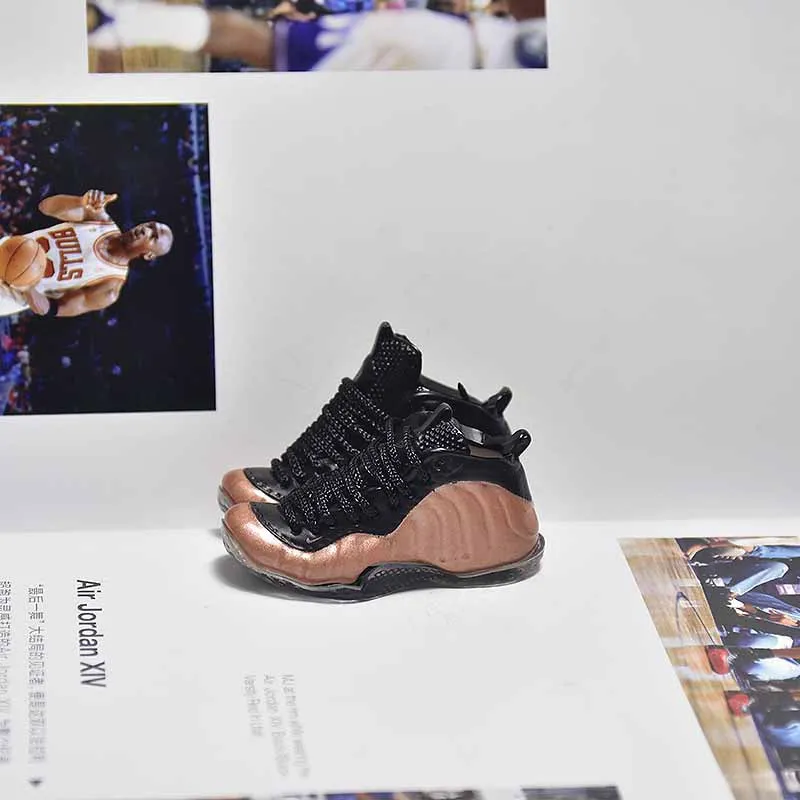 High quality 1/6 3d sneaker keychain air jordan1 yeezy AJ4 more than 2000 designs mini shoes keychain with box can customized