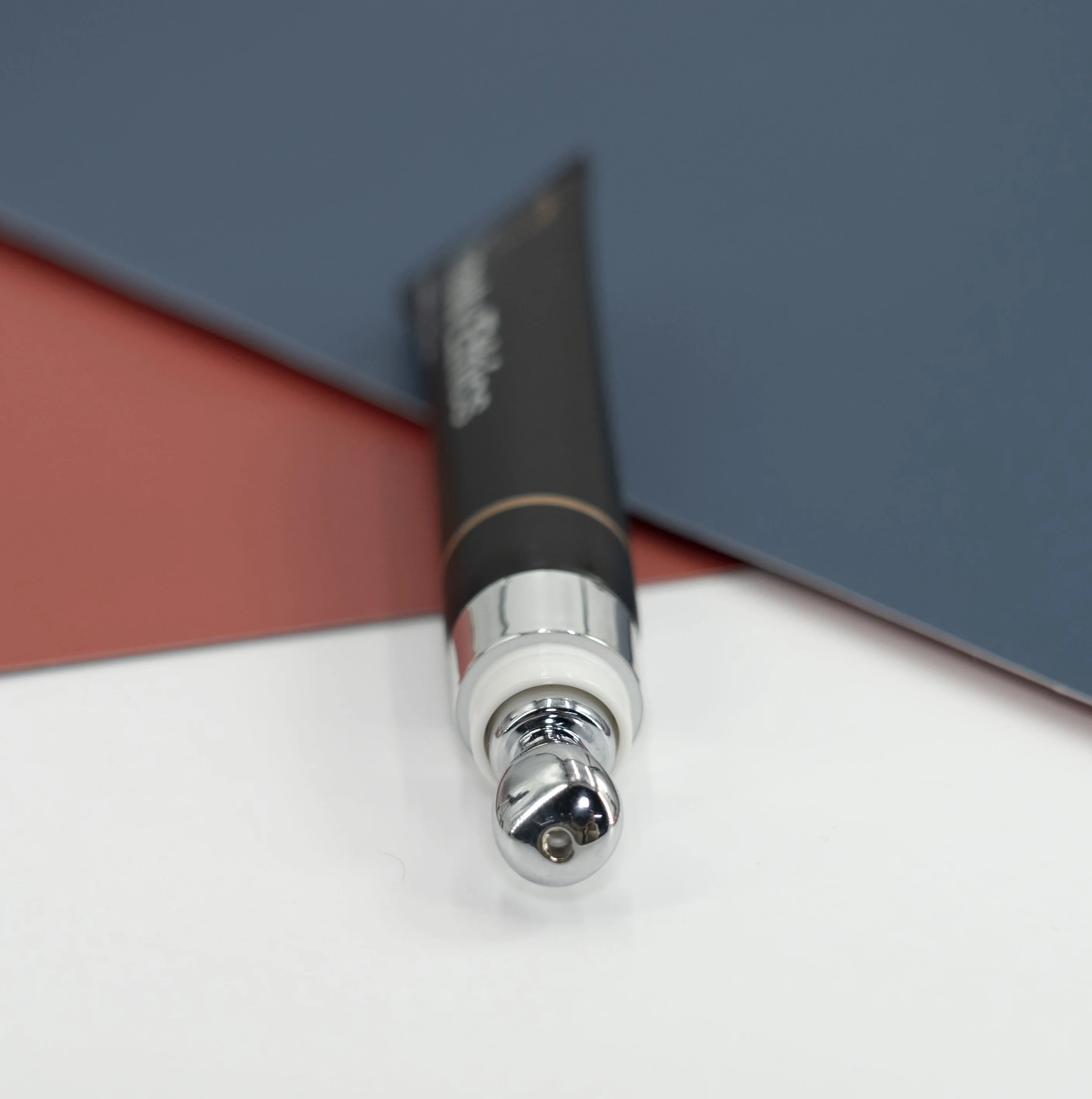 Metal Massage Applicator Tube Empty Packaging Cosmetic Eye Cream Tube With Cooling Vibrating Applicator Head