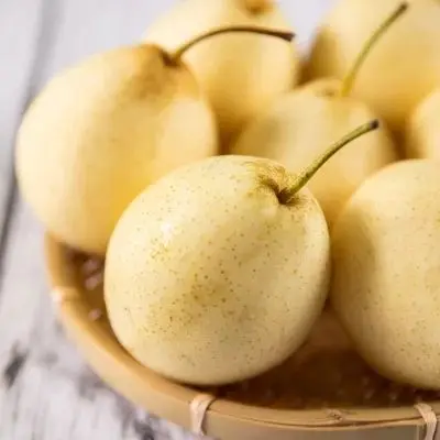 Taste sweet fresh pears good quality and low price crown pears wholesale fruits