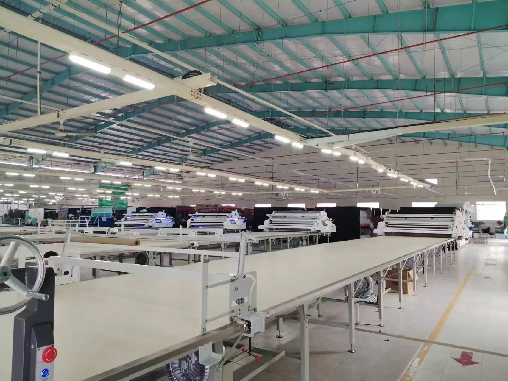 High Efficiency Automatic Cloth Spreading Machine Fabric Laying Machine For Textile Industry