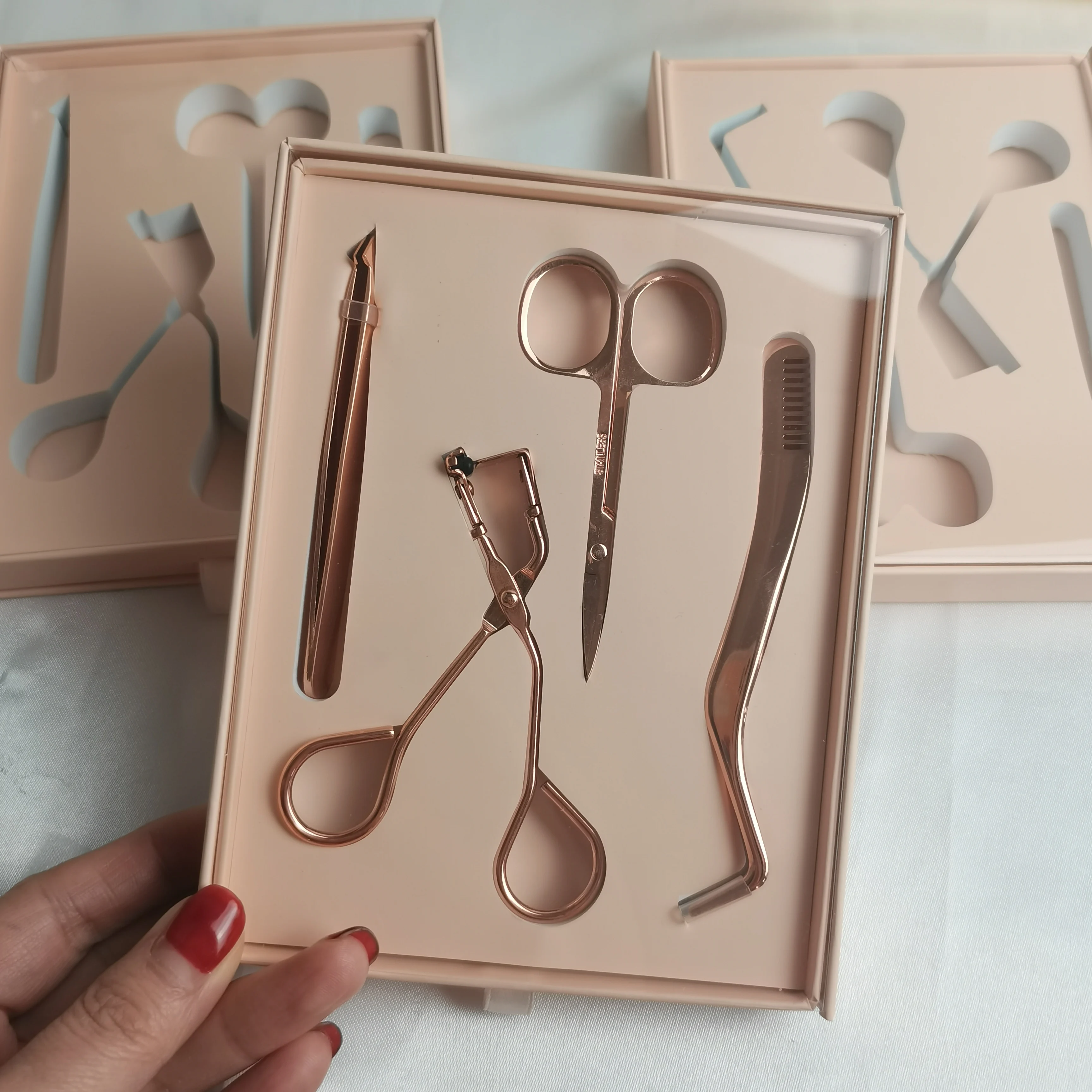 S2 инструменты для макияжа из розового золота щипцы для завивки ресниц Пинцет маленькие ножницы набор из четырех частей накладные ресницы и инструменты оптом