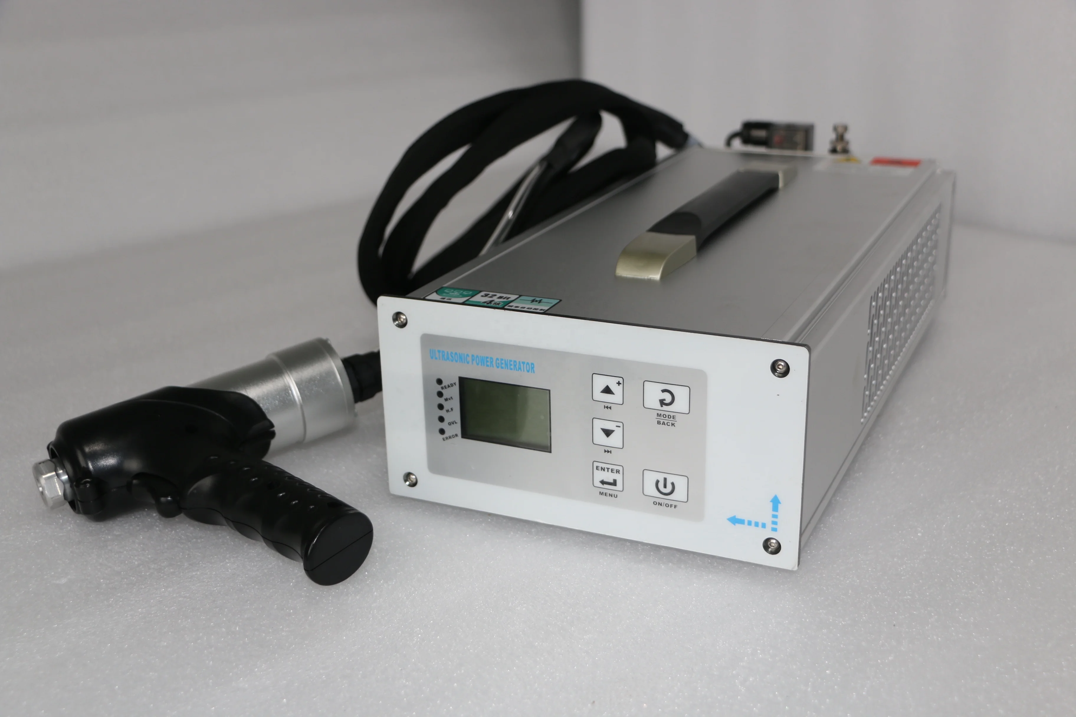  Небольшой цифровой 30 кГц-1000W Ручной Ультразвуковой пластик точечной