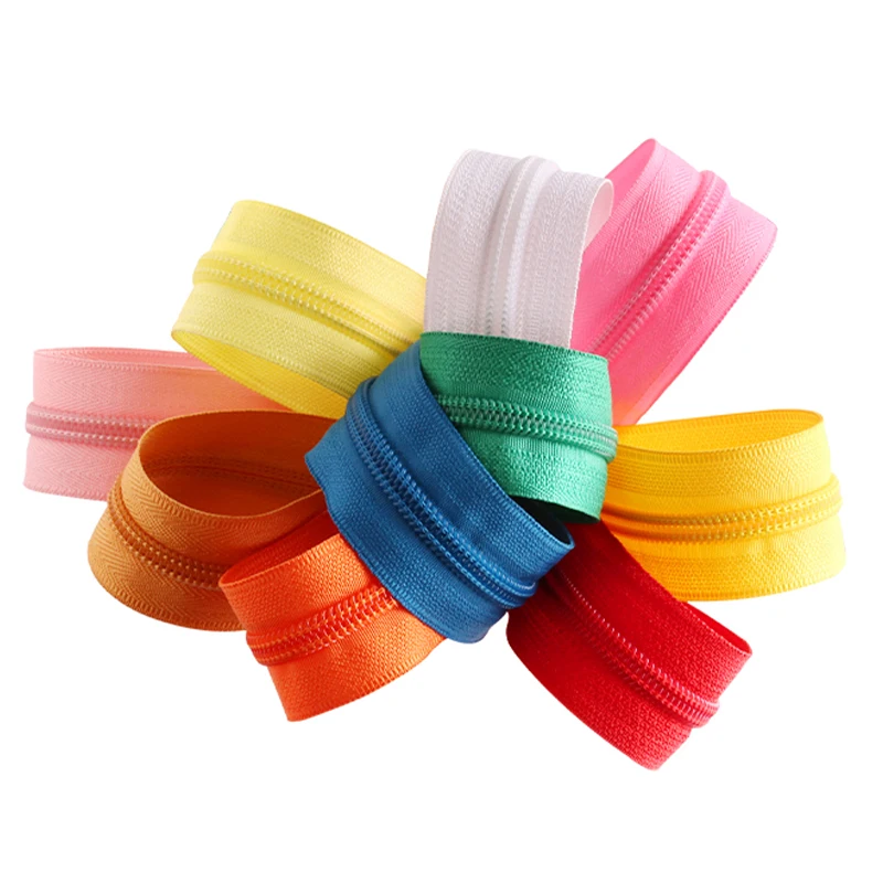 Manufacturer Nylon Zipper Raw Black Dying Rolls Size 5 Tape Nylon Zipper Long Chain Nylon Zipper For Bag