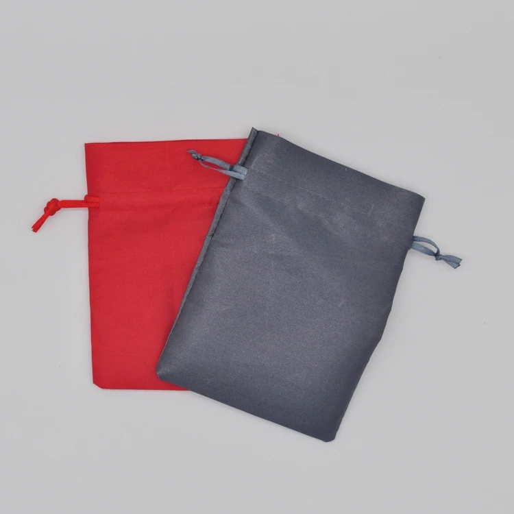 
Colorful satin pouch with silk ribbon 