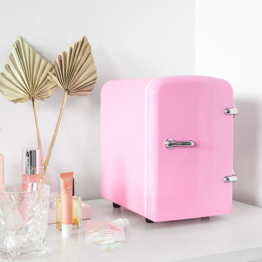 Hotsale Pink Portable 4l Mini Skincare Fridge Usb Refrigerator for Car