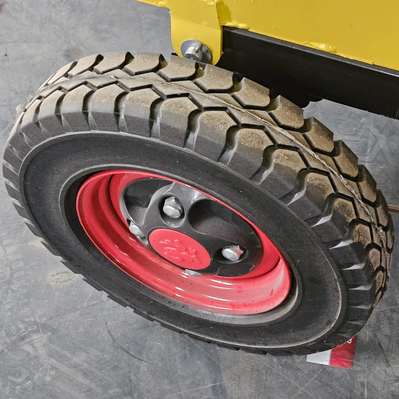 Construction tricycle engineering electric motor small garden concrete buggy wheel barrow cement tipper other tricycles