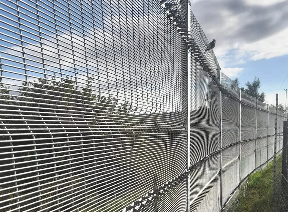 South africa 358 anti climb wire mesh fence with metal wall security spikes