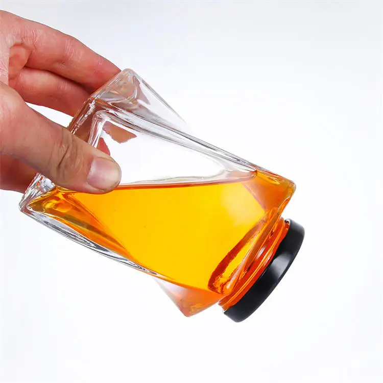Putian stock food containers  300ml glass square storage honey jam candy glass jar with metal lid