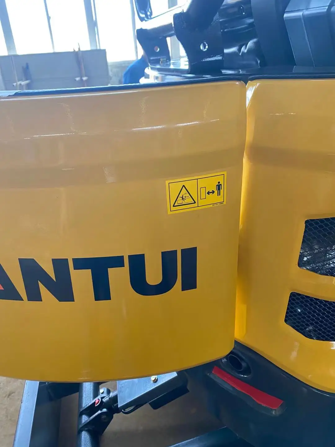 China Shantui CE High-precision Pilot Operation SE17SR 1.8 Ton Small Digger Machine Hydraulic Mini Crawler Excavator India Price