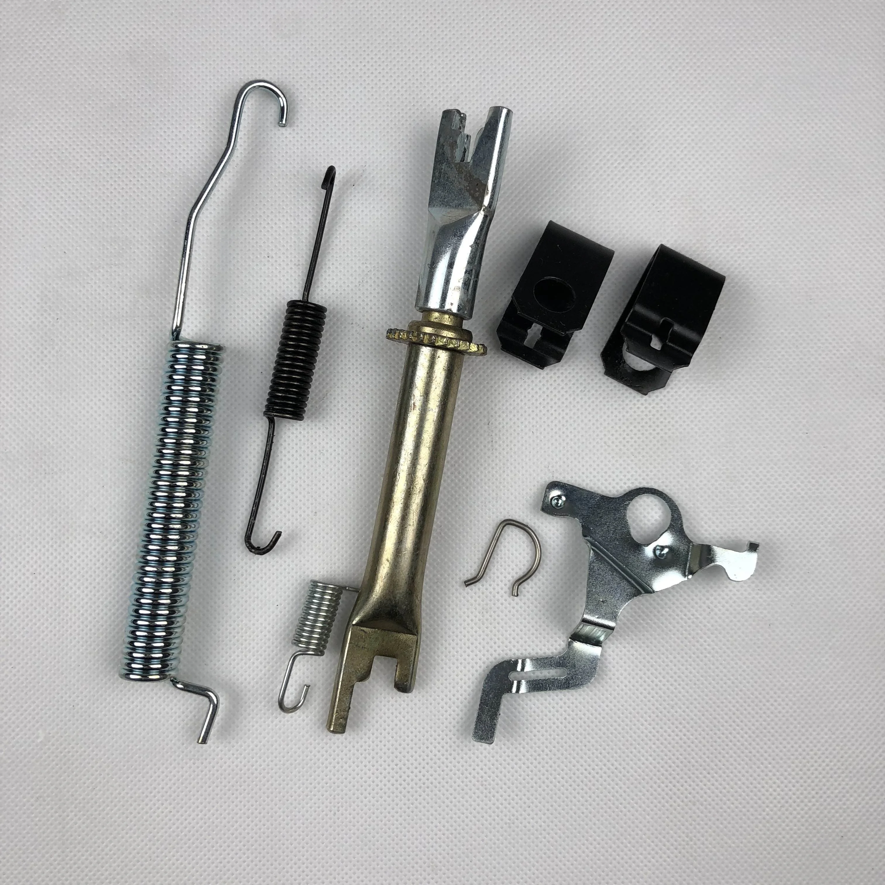  Комплект для ремонта тормозов UH71-26-640 UH71-26-630 Ford MAZDA