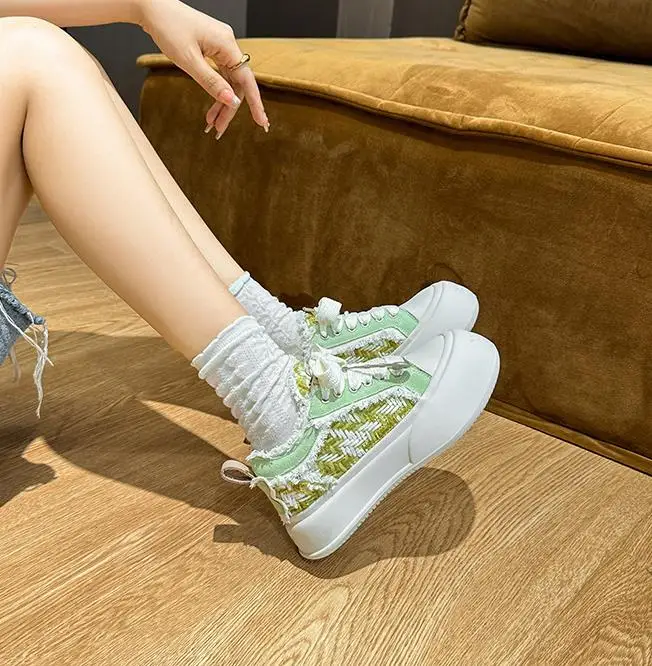 2024 New Frayed Designer Clunky Sneakers Flat Trainers Ladies Classic Denim Blue Board Shoes Sexy Casual Canvas Shoes for Women