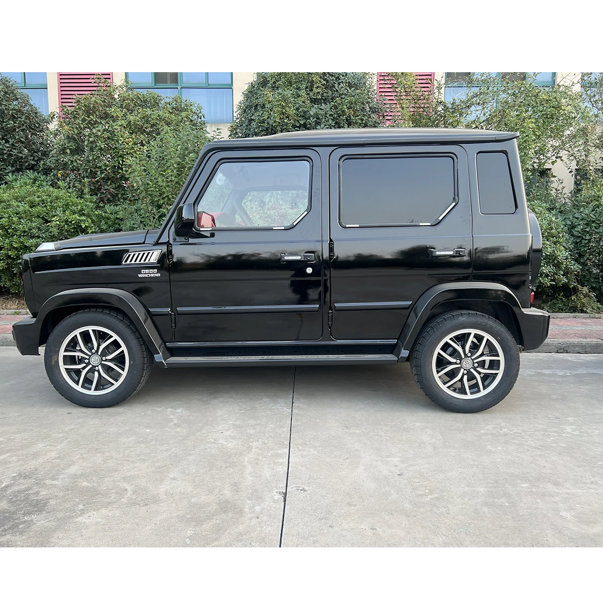 Hot selling low speed 45km/h 4 wheel small mini new electric car vehicle for elderly adults made in China