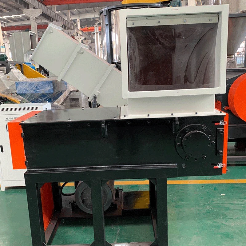 Single-axis shredder Waste tire lithium battery plastic film head material distribution pulverizing equipment