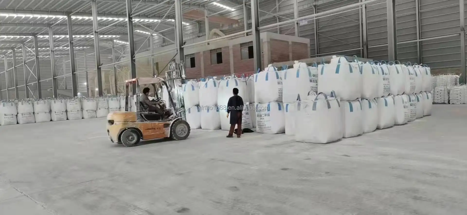Calcined talc powder for semiconductor ceramics