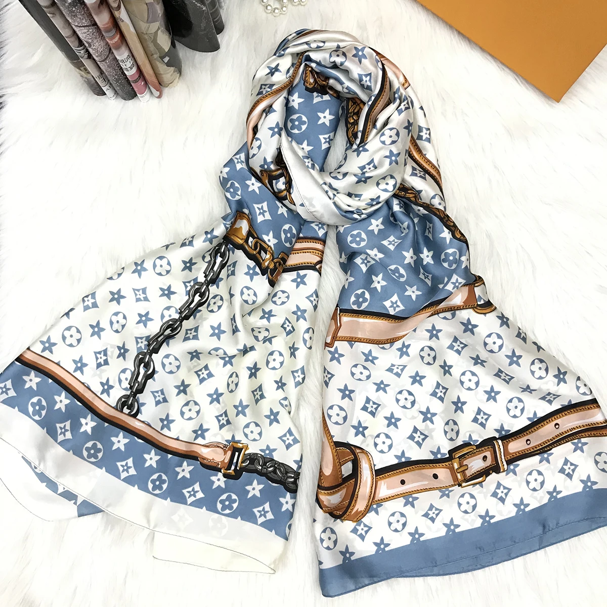 
 Идеальный дизайн с напечатанным логотипом цифровой Саржевые женские Дамские шарфы головной обруч квадратный атласный мусульманский платок шелковый шарф  