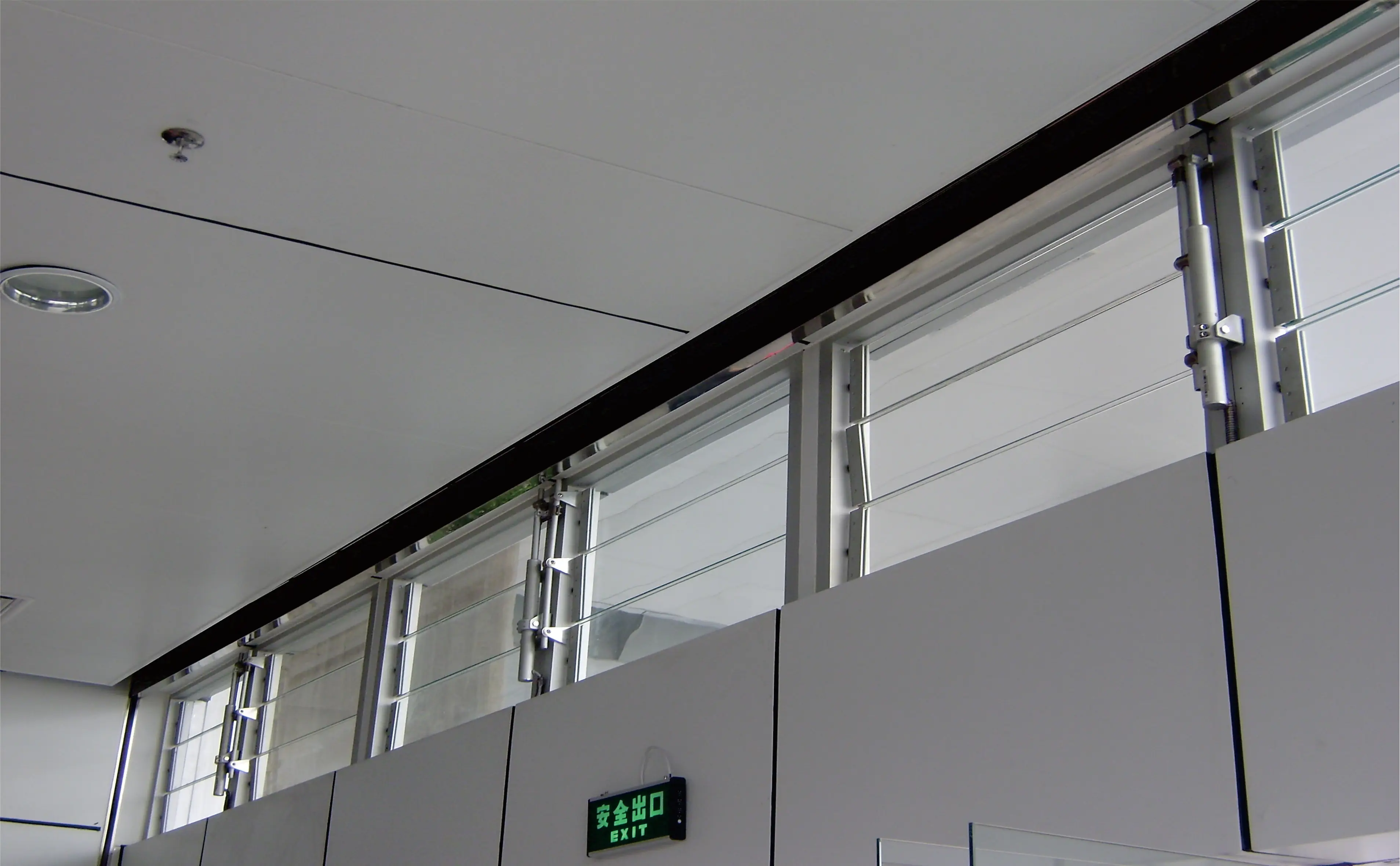 Hongze Product Professional Custom-designed Electric Window Opener For All kinds of Aluminium / Glass /Wooden Shutters