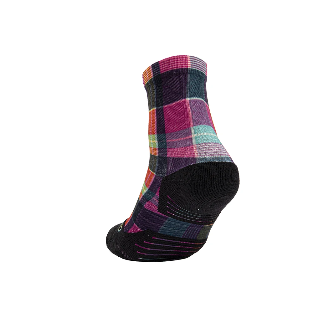 Unique Design Hot Sale Low Price Fine Gift Soccer Breathable Regular Short Print Socks For Men