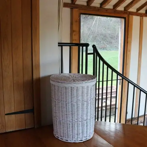 Cheap Large Round White Wicker Storage Basket Laundry Basket With Lid With Fabric