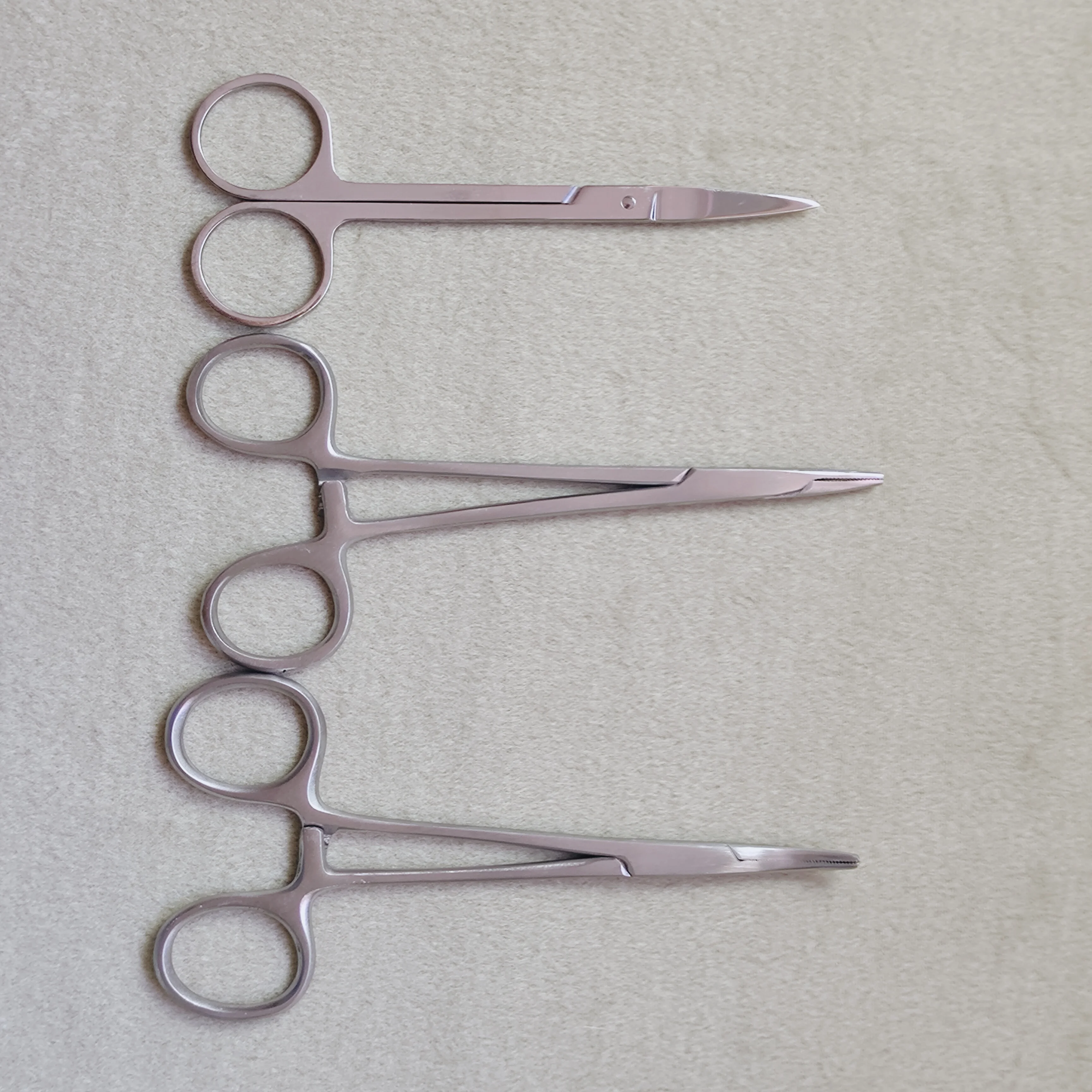Best Quality Surgical Forceps Stainless Steel Surgical Haemostatic Vascular Clamp