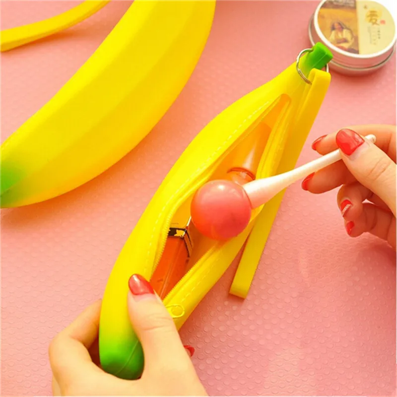 Unisex Men Women Girls Novelty Silicone Portable Banana Coin Pencil Pen Case Purse Bag Case Wallet Pouch with Keyring
