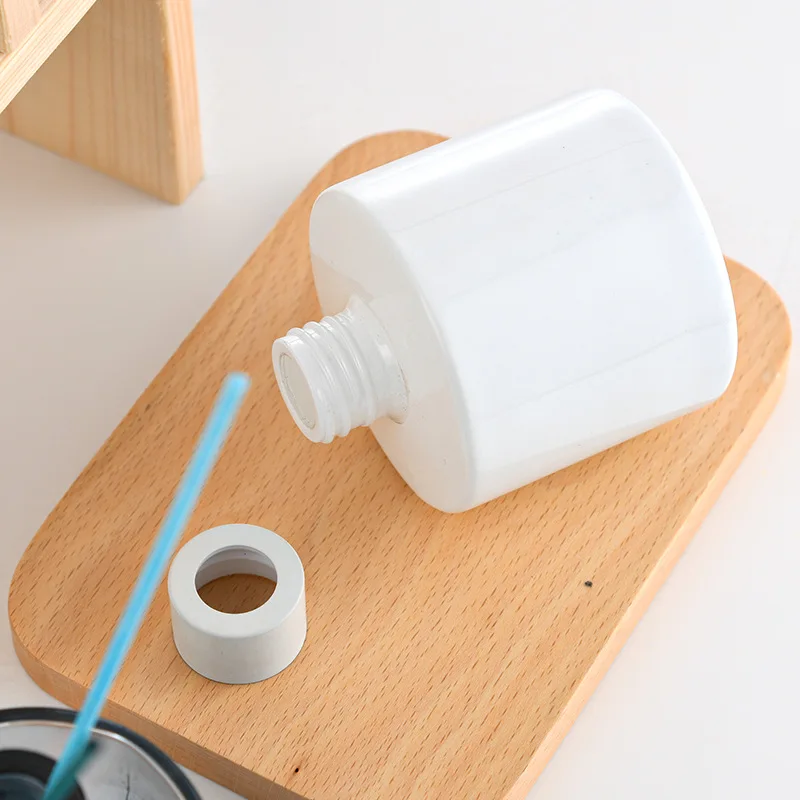 Professional manufacturer luxury essential oil fragrance reed round reed glass diffuser bottle with lid