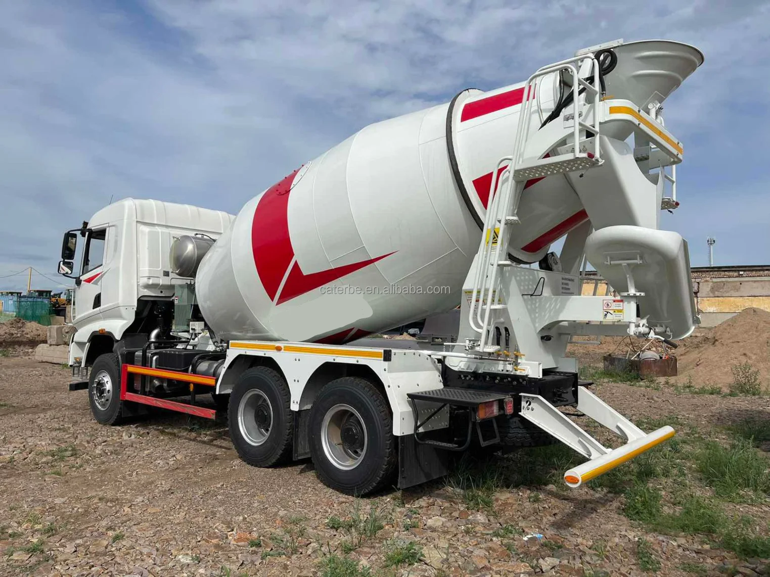 New Product China Left-Hand Heavy-Duty Mixer 12cbm Capacity China-5 Emission Standard Concrete Truck Mixer