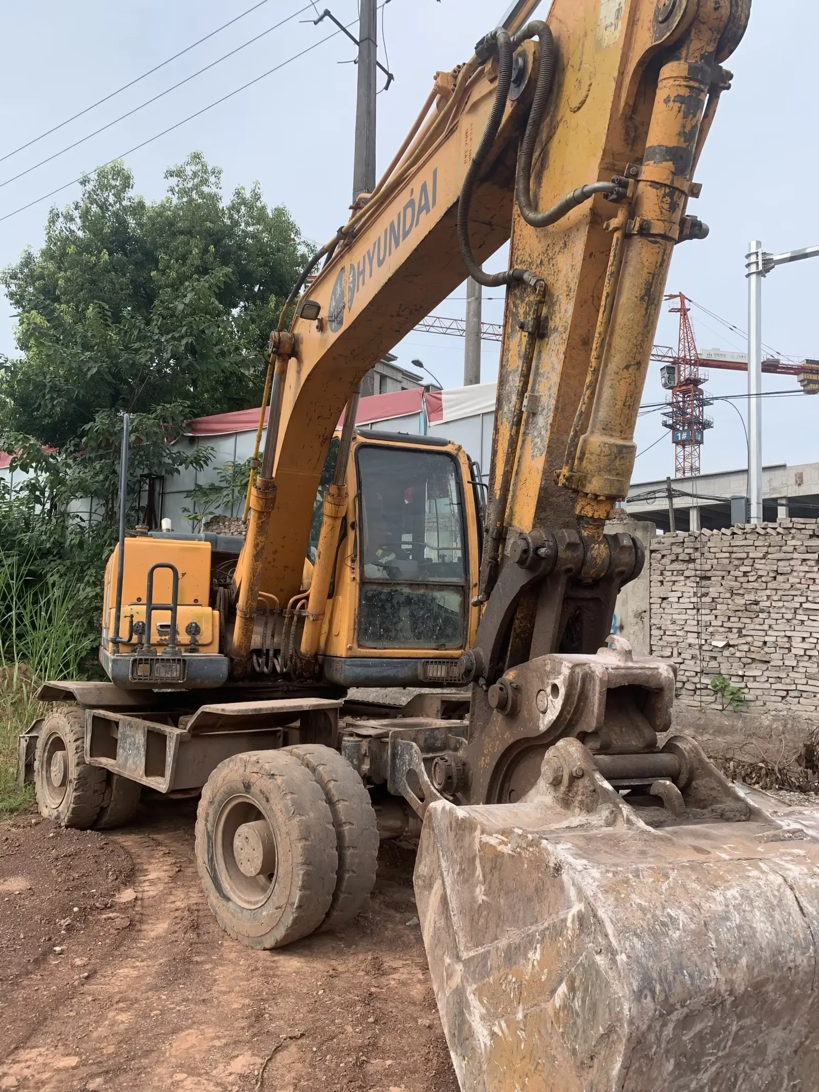 Great Condition Used Excavator HYUNDAI 150 210 Used Hydraulic Digger Crawler Excavators 20 T With Low Price For Sale
