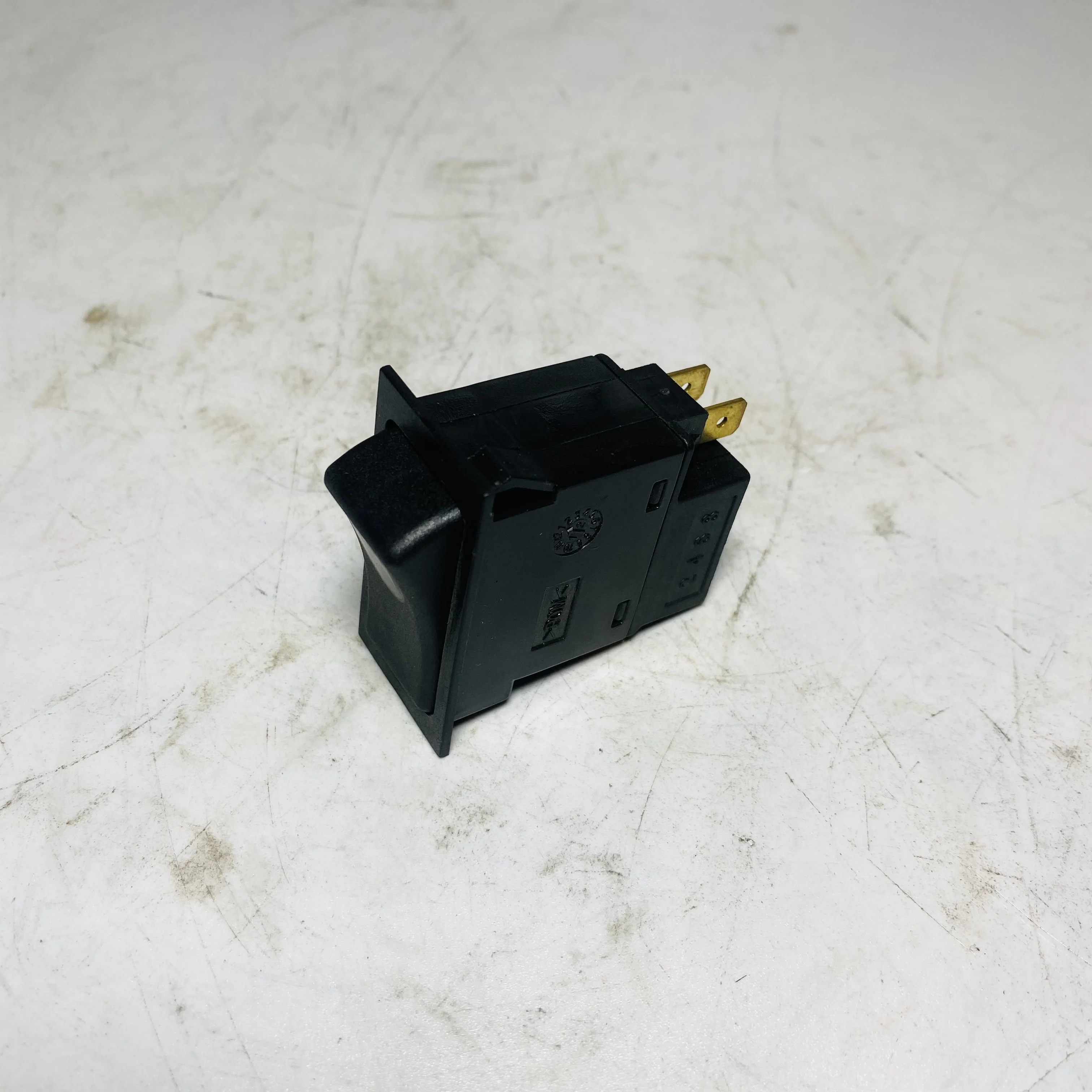 Cheap Price DZ9100586005 Horn Change-over Switch For F2000 F3000 M3000 Dump Truck Spare Parts