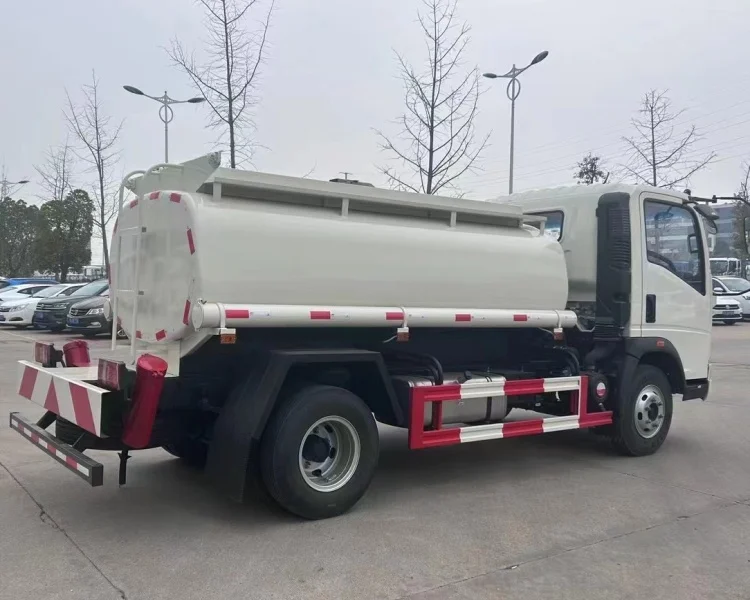 New HOWO 4*2 Small Tank Truck 5m3 10M3 custom stainless steel tank car brand Chassis brand DONGFENG JAC JAW FOTON SHACMAN ISUZU