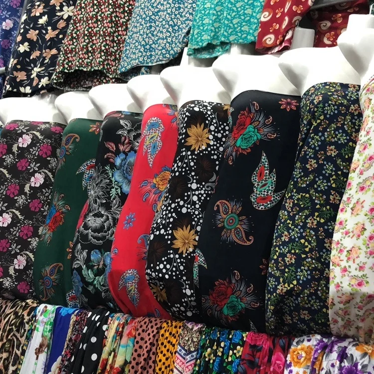 
Custom color floral wholesale 100% rayon printed fabric for women dress 