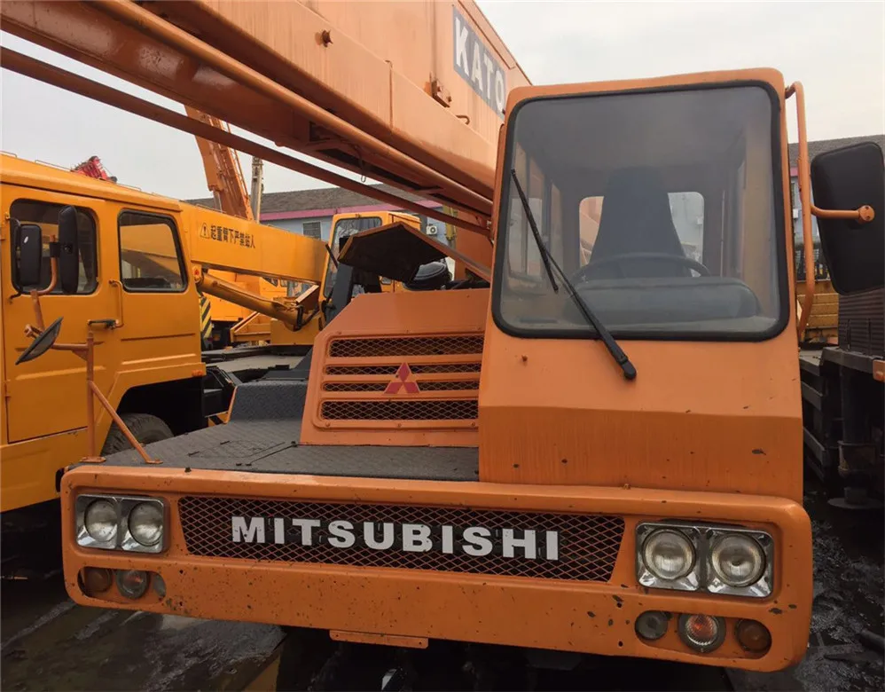 25ton 30ton Japanese mobile crane , Kato NK300E truck crane for sale