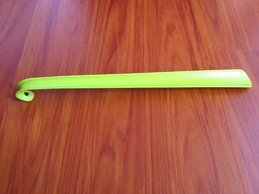 home decoration colorful plastic shoe horn short long  customized logo color  home easy use shoe horn with hook