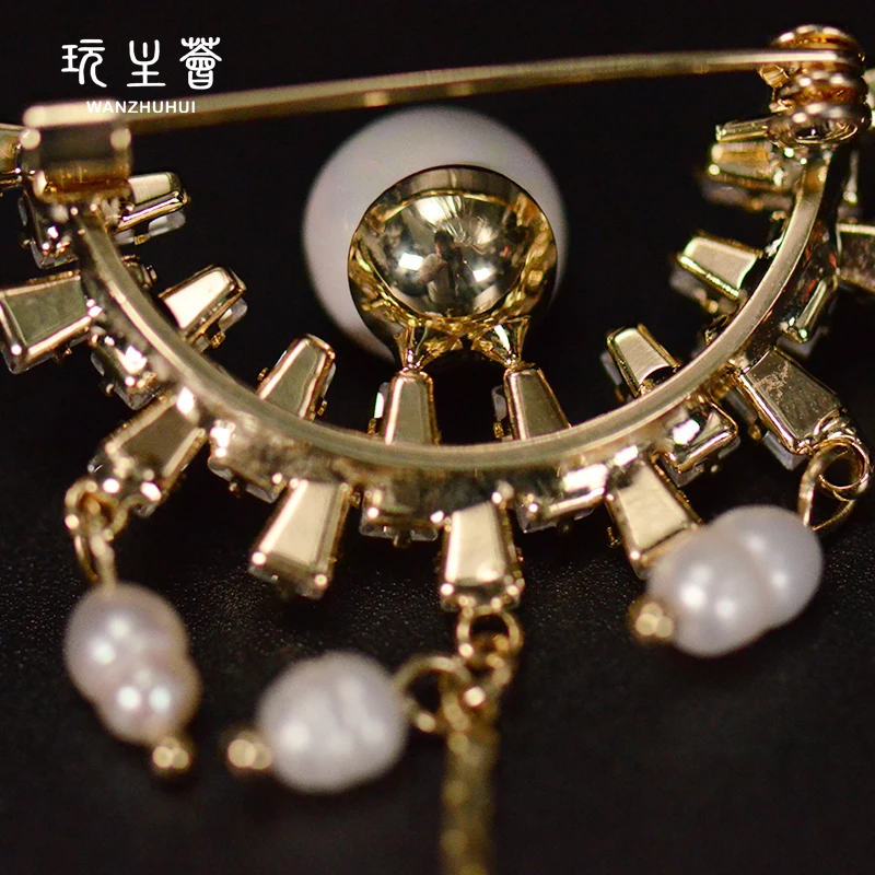 New arrival ladies pink big bead pin brooch