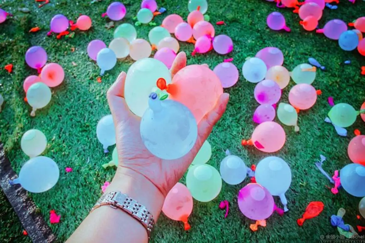 Biodegradable quick fill latex free water balloon
