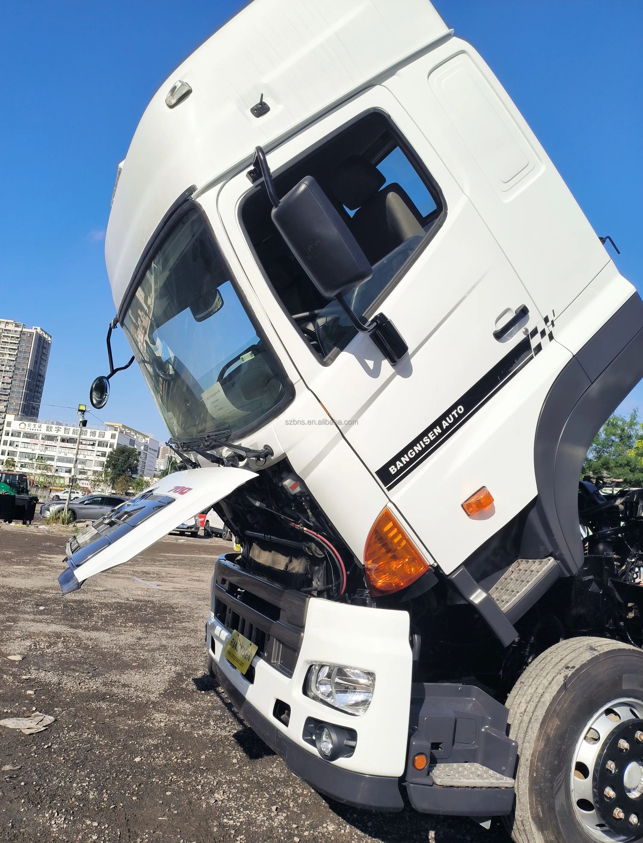 Hino 700 live 3