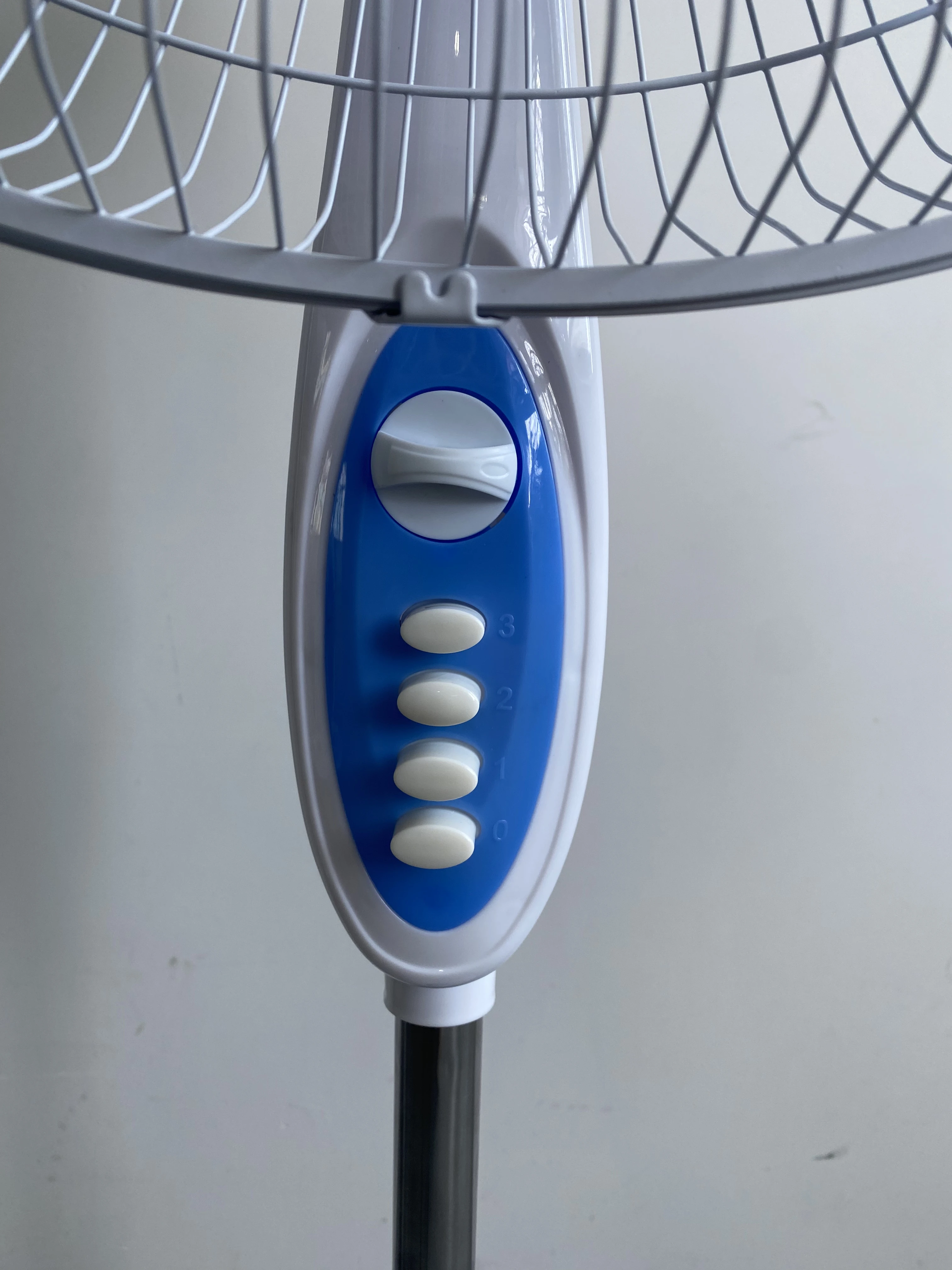 Wholesale price solar pedestal fan DC12V stand fan with 60 minutes timer 16 inch 18 inch USB DC stand fan