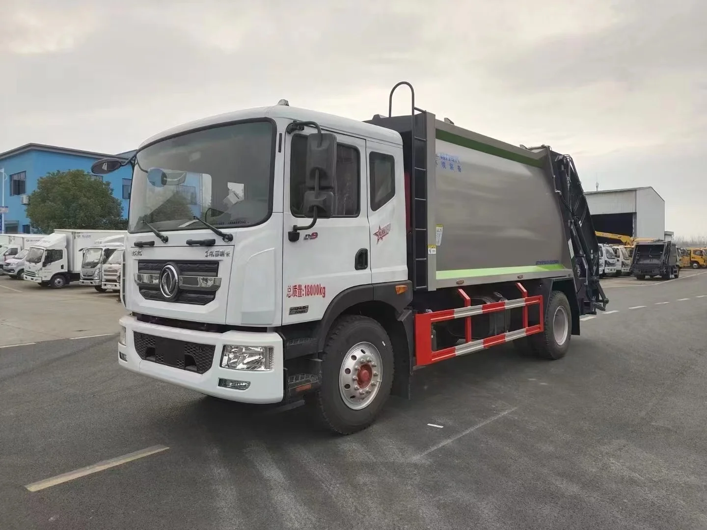 Hot sale exporting Dongfeng 12 CBM Compactor Garbage Truck