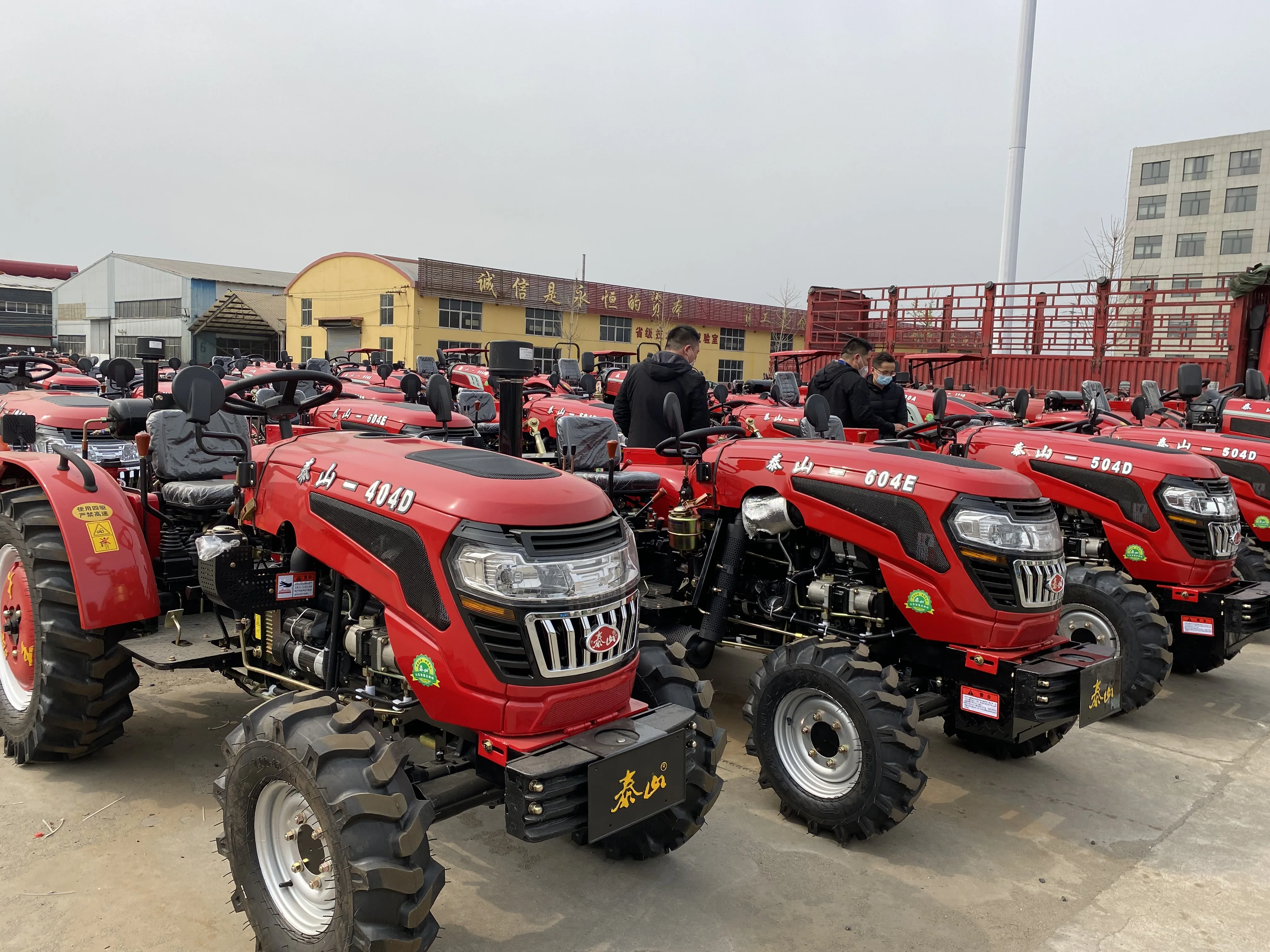 Chinese Greenhouse orchard machinary tractors  40 HP 4WD farm tractor tractors prices